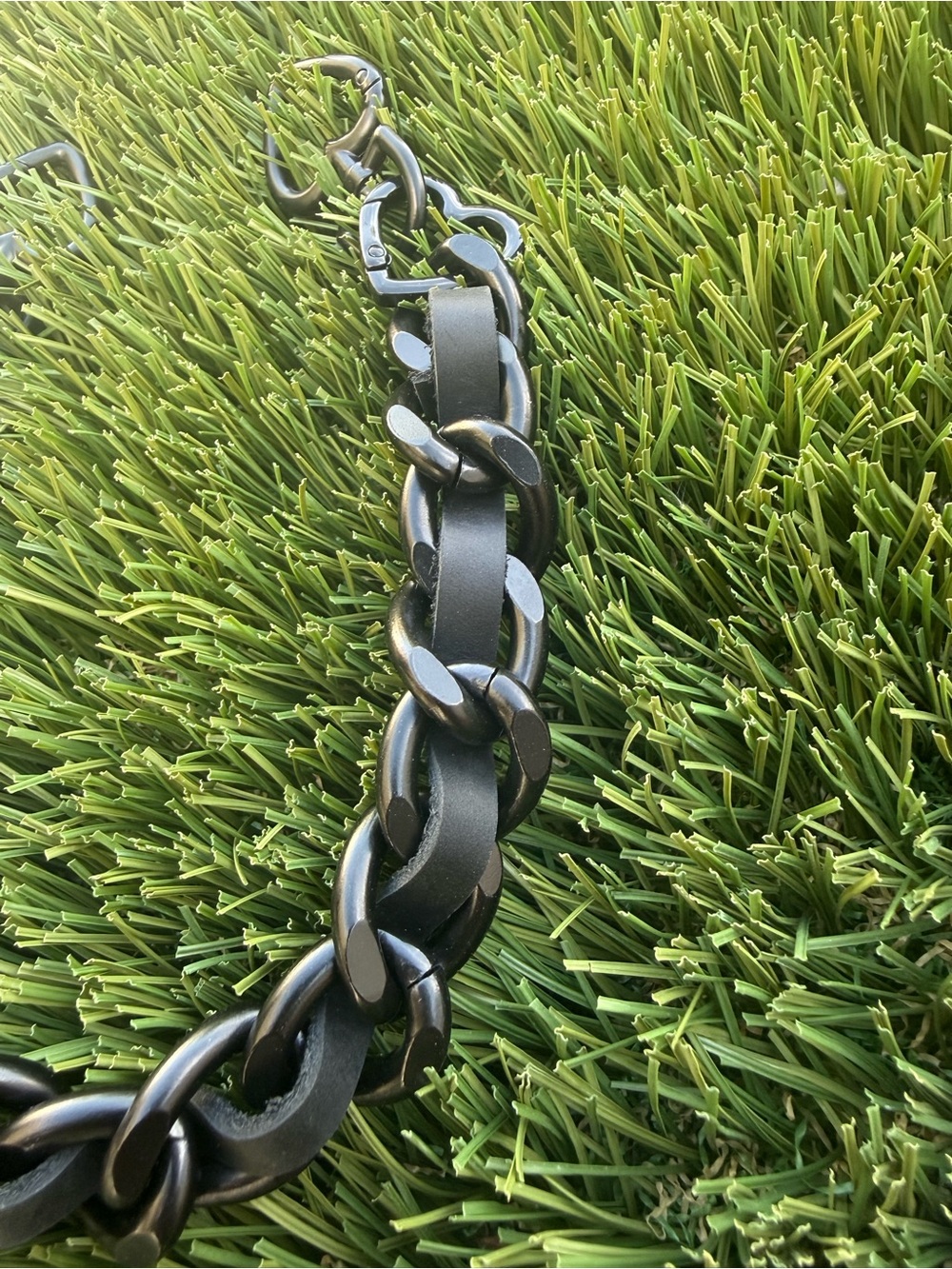 Novelty Strap| Bag Strap| Black-Out Metal & Leather Chain Link| Heart Shaped - Picture 5 of 5